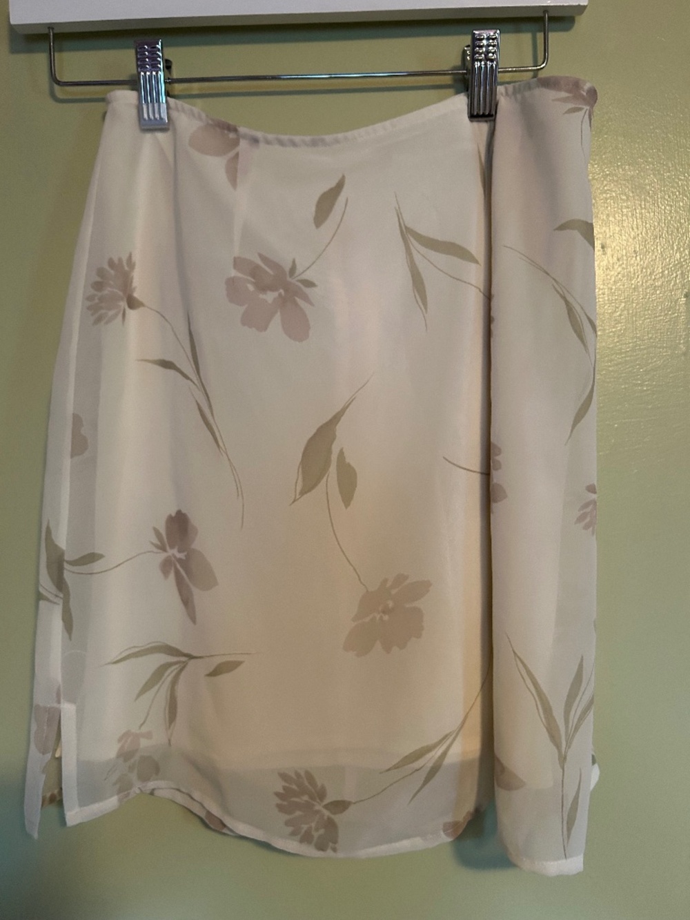 Compagnie Internationle white floral mesh Express skirt